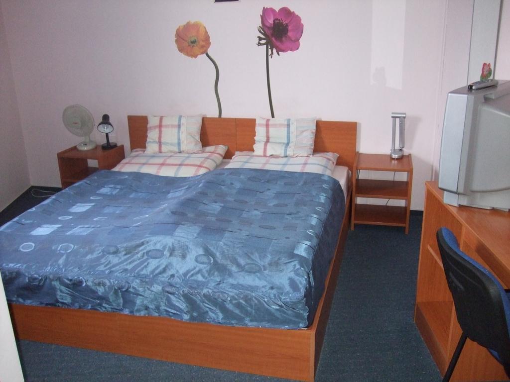 Bed and Breakfast Tímárház Panzió Szeged Habitación foto