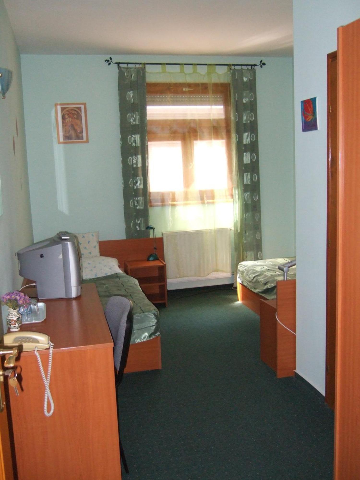Bed and Breakfast Tímárház Panzió Szeged Exterior foto